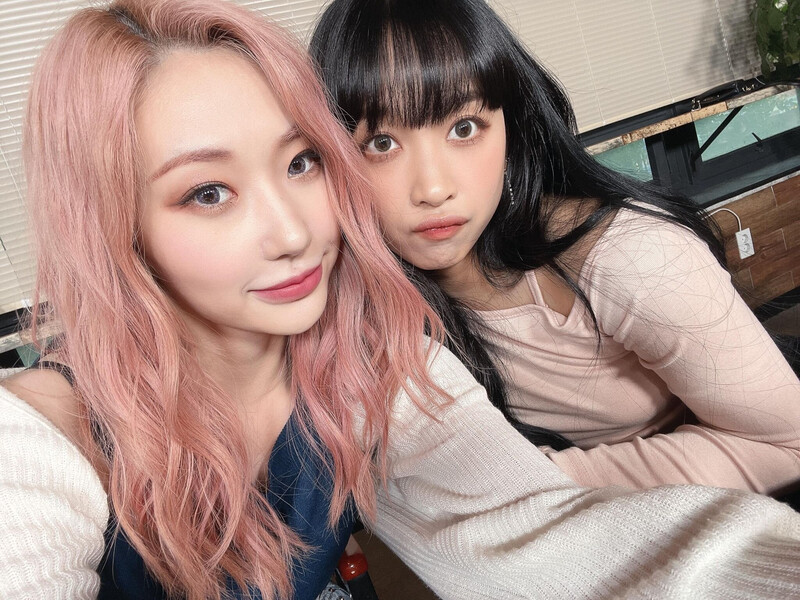 220619 SECRET NUMBER Weverse Update - Jinny & Dita documents 1