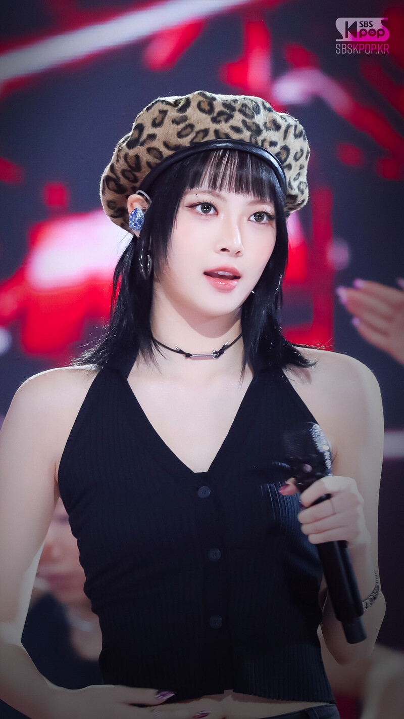 240901 LE SSERAFIM Eunchae - 'Crazy' + '1-800-hot-n-fun' at Inkigayo documents 5