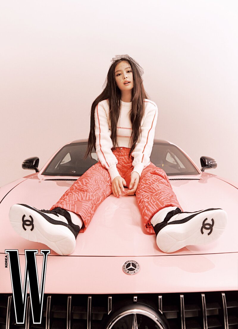 BLACKPINK Jennie for W Korea Magazine November 2021 Issue documents 8