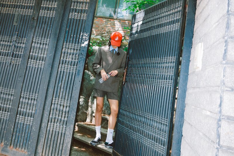 V - 'Layover' Concept Photo documents 17