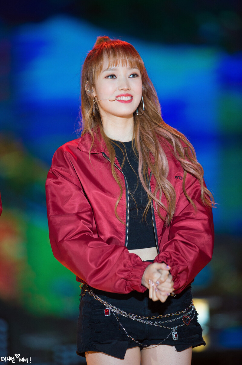 181016 Weki Meki Sei documents 3