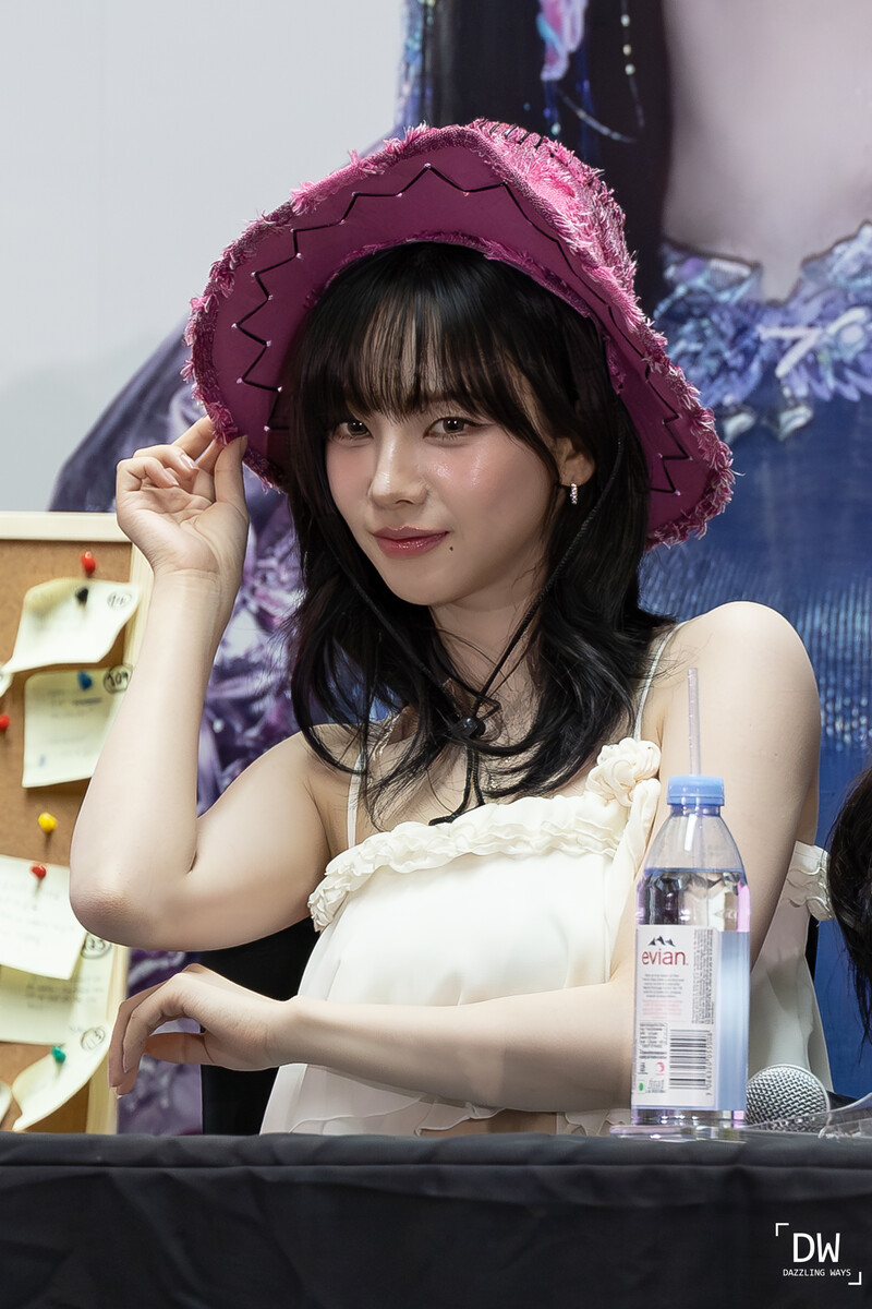 240721 aespa Karina - Fansign Event in Singapore documents 1