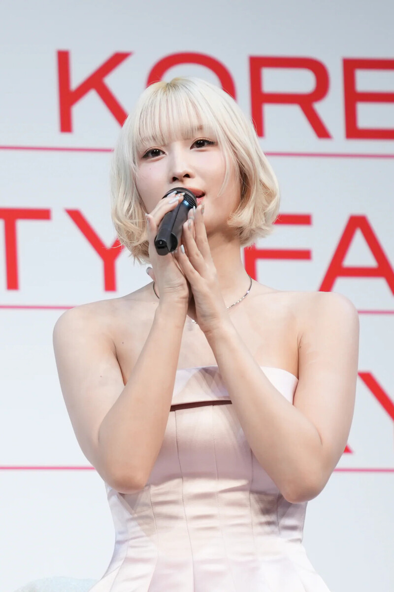 241013 TWICE Momo - Allure K-Beauty Fair in Tokyo documents 4