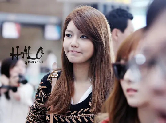 120921 Girls Generation Sooyoung at Incheon Airport documents 1