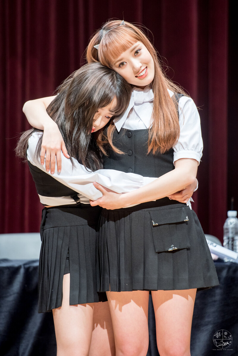 180324 Weki Meki at 'Lucky' Suwon Fansign documents 2