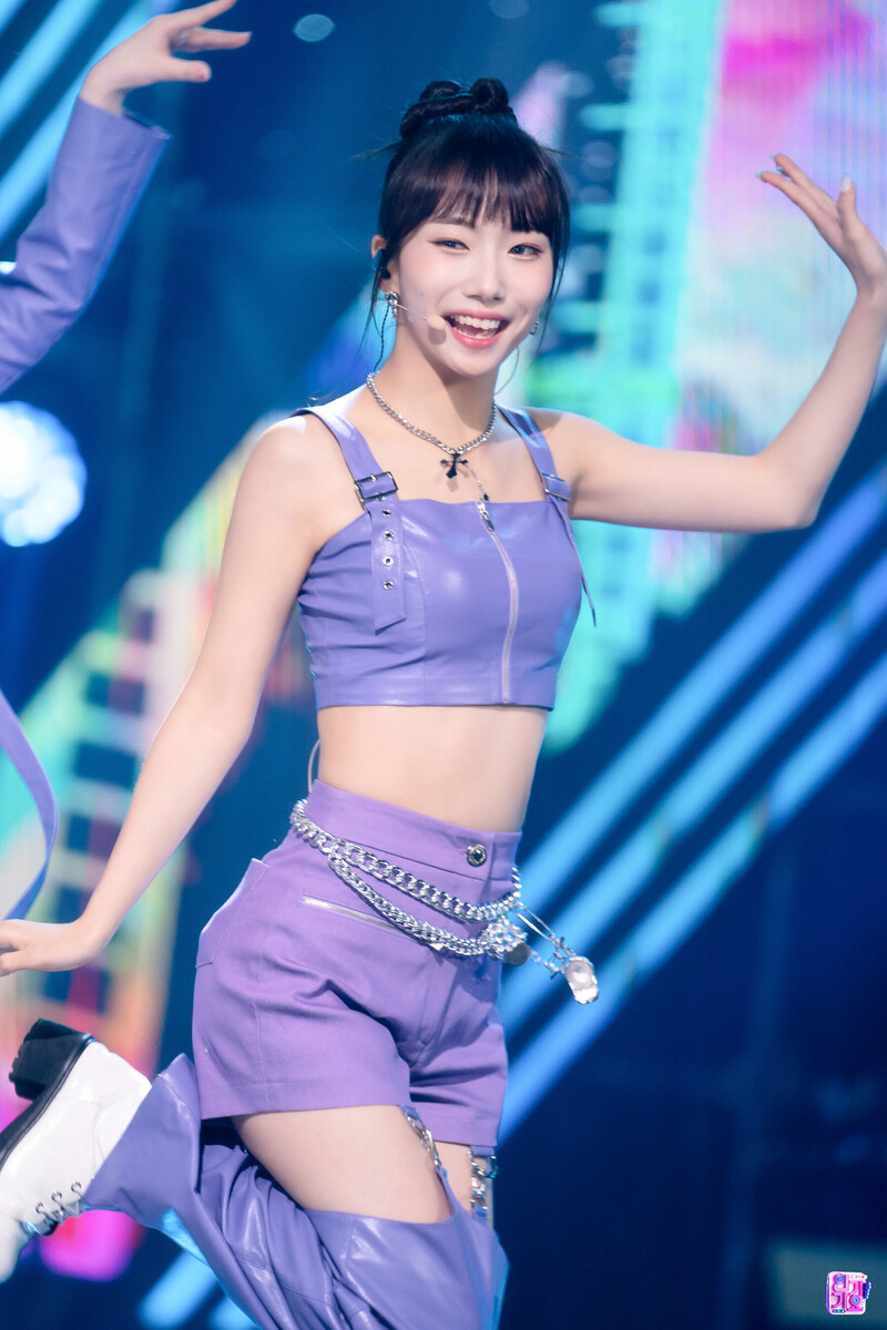 221106 Kep1er Youngeun- ‘We Fresh’ at Inkigayo documents 3