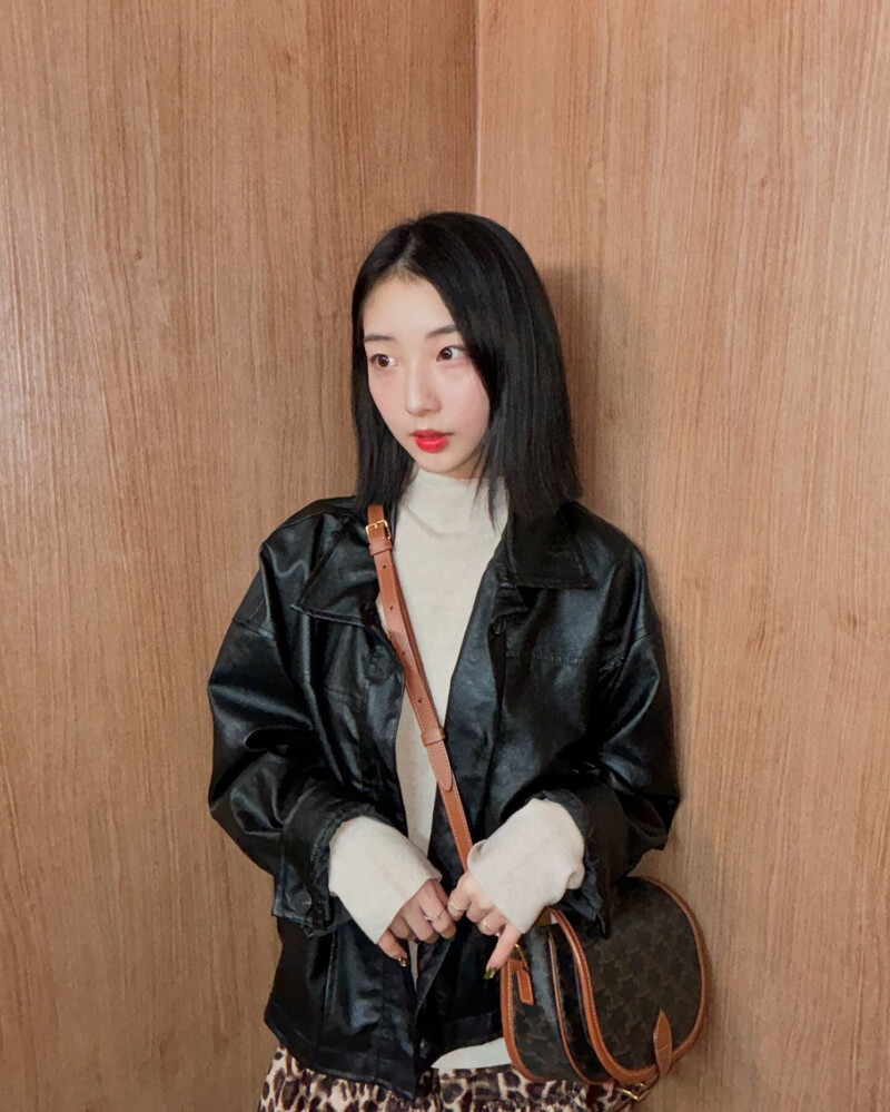 241030 - YeoJin Instagram Update documents 5