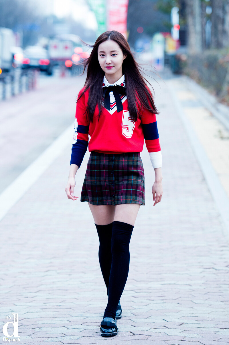 MOMOLAND Yeonwoo & Nancy - Show Champion rehearsal photoshoot by Naver x Dispatch documents 11