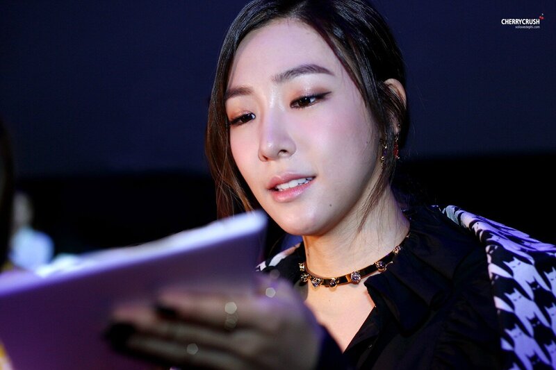 151018 Girls' Generation Tiffany at 'Push Button' Seoul Fashion Week documents 5