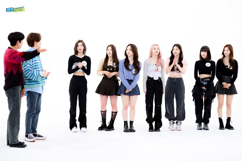220222 MBC Naver Post - NMIXX at Weekly Idol documents 6