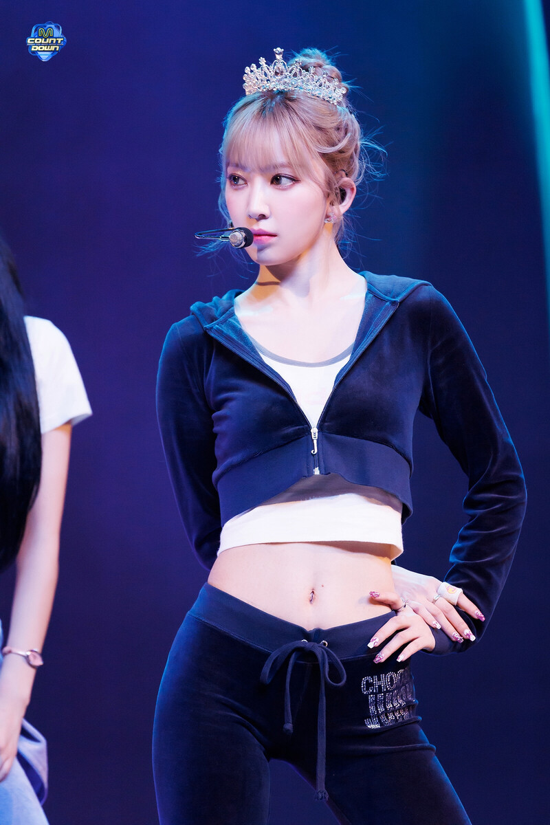 240912 LE SSERAFIM Sakura - 'CRAZY' at M COUNTDOWN documents 1