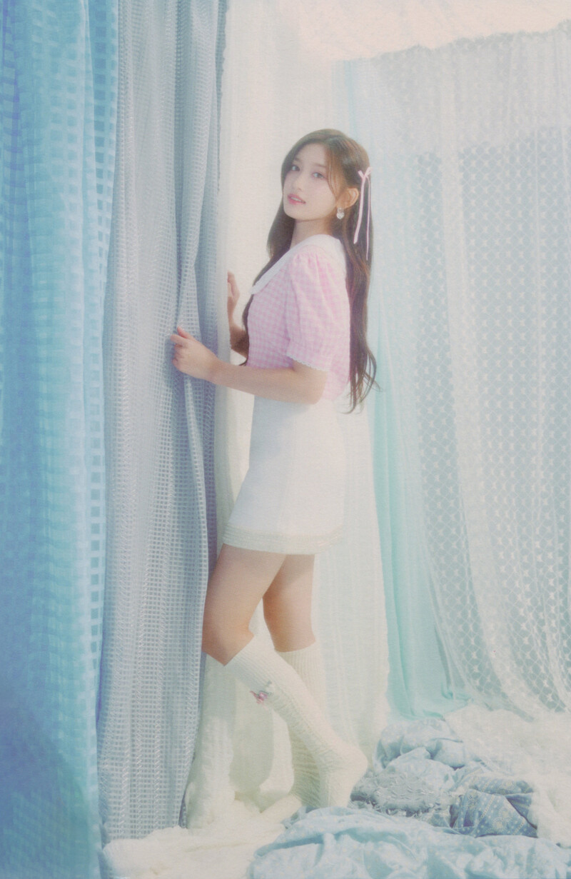 IVE - 2024 Season’s Greetings ‘A Fairy's Wish’ (Scans) documents 6