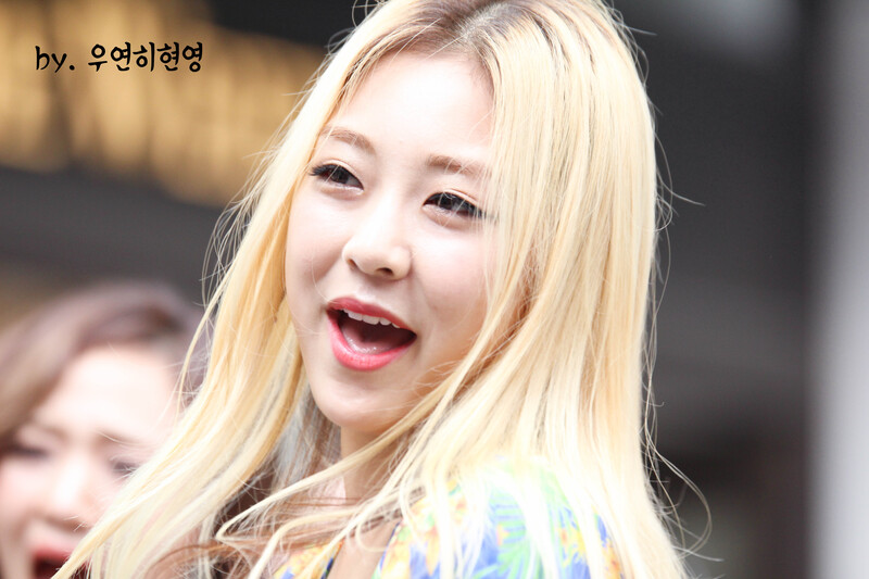 140807 Ladies' Code RiSe  at Myeongdong Guerrilla Concert documents 2