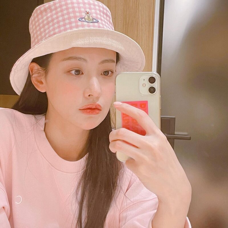 220522 Oh Yeon-seo Instagram Update documents 2