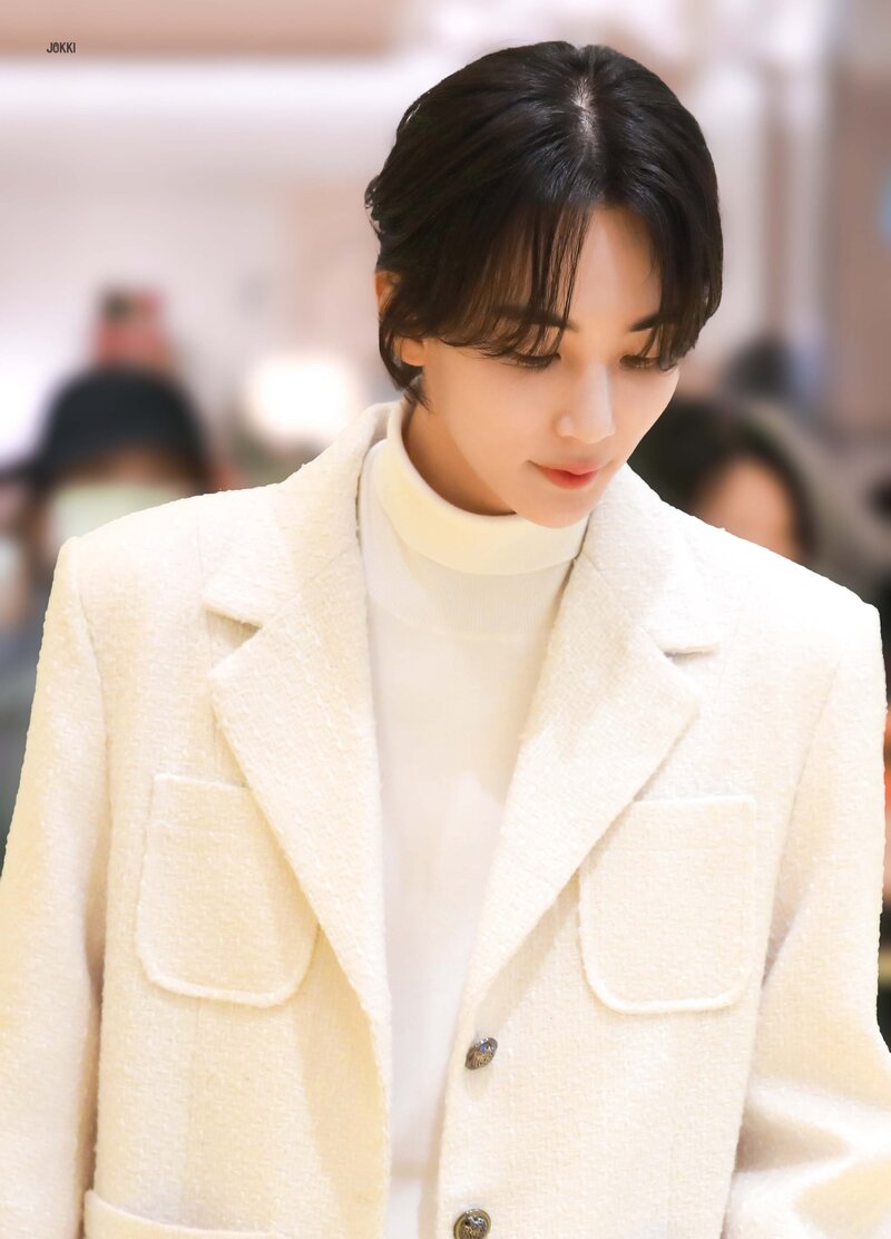 230303 SEVENTEEN Jeonghan at the Acqua Di Parma Perfume Launching Event documents 18