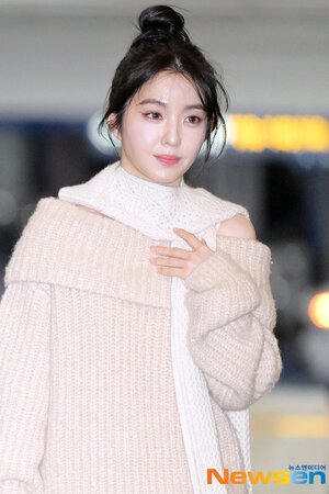 231118 Red Velvet Irene at Incheon International Airport