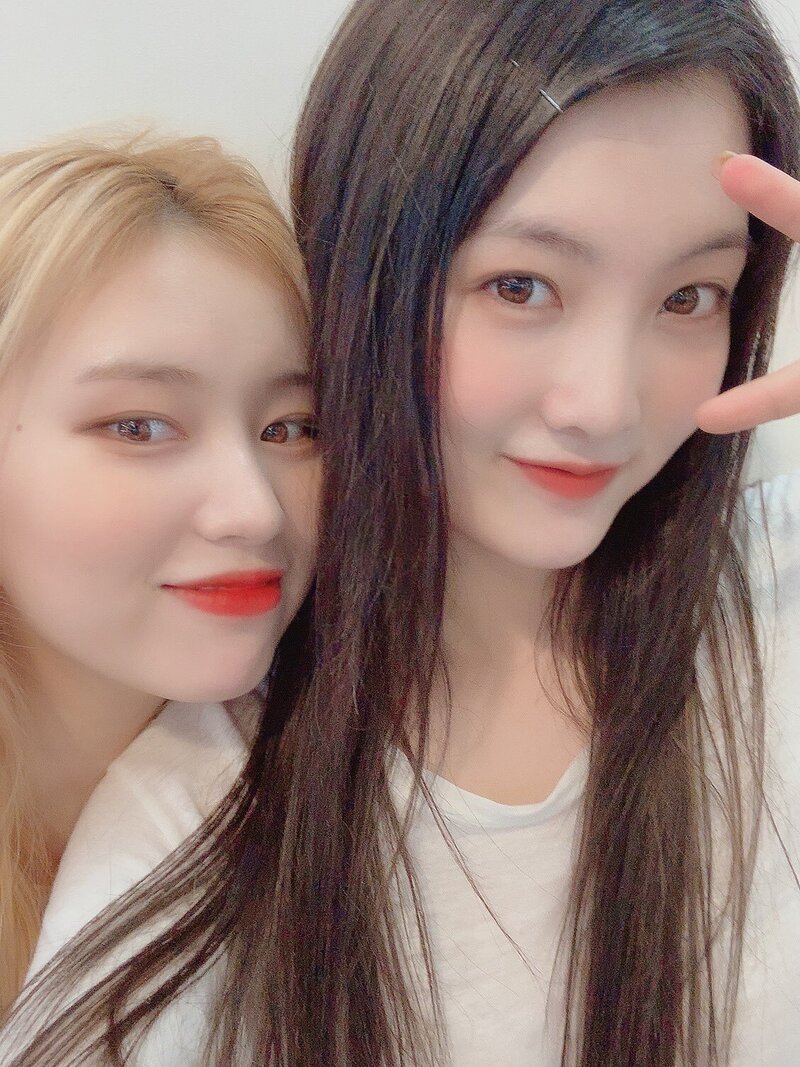 190719 Lucy Twitter updates | kpopping