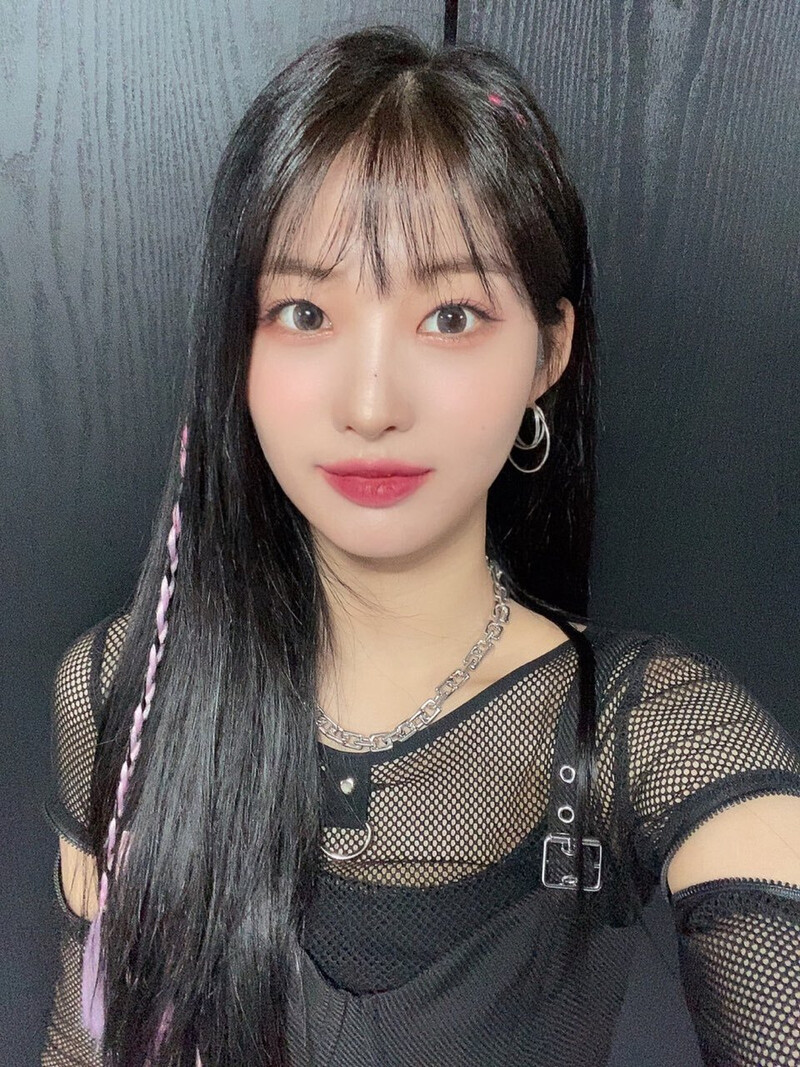 211013 EVERGLOW Twitter Update - Sihyeon documents 3