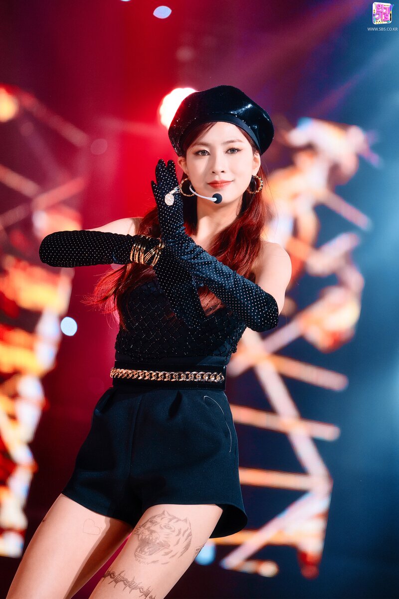 220227 Apink Hayoung - 'Dilemma' at Inkigayo documents 6
