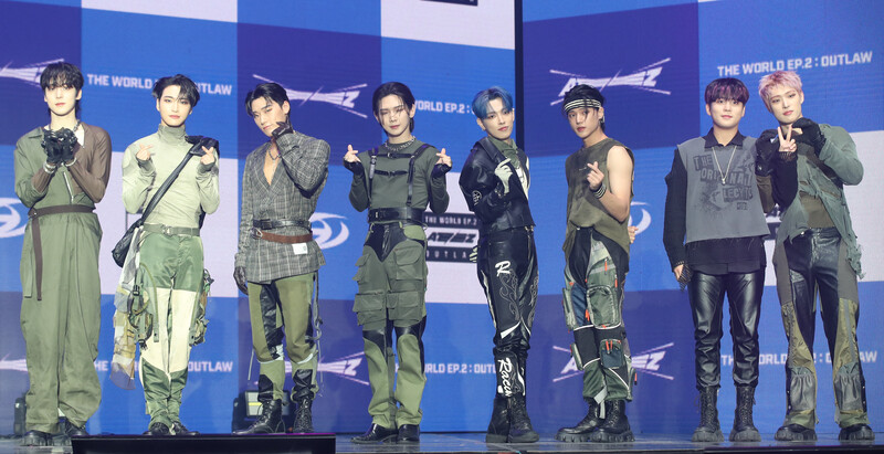 230615 ATEEZ 'The World EP.2 : Outlaw' Comeback Showcase documents 1