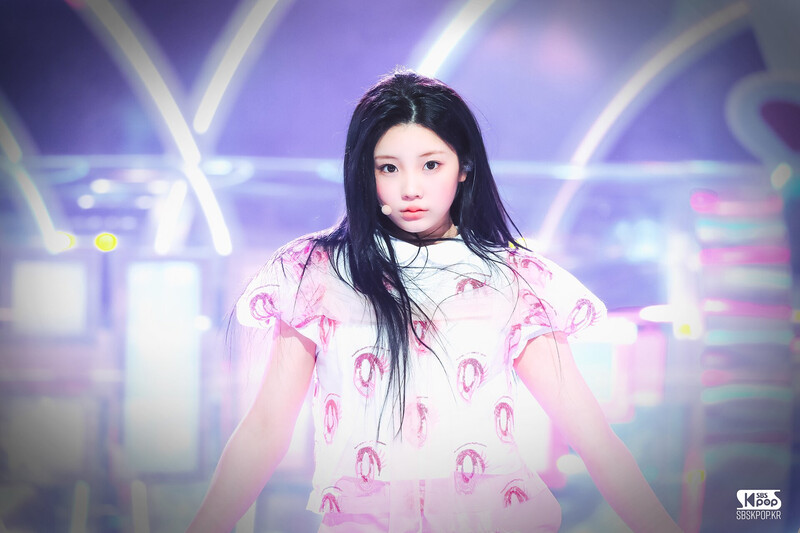 240331 ILLIT Wonhee - ‘Magnetic’ at Inkigayo documents 4