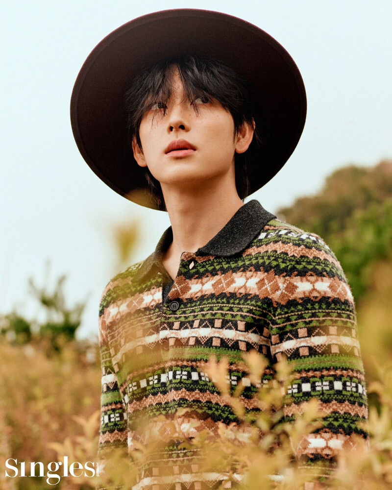 YIm Siwan for Singles Korea November 2024 Issue documents 4