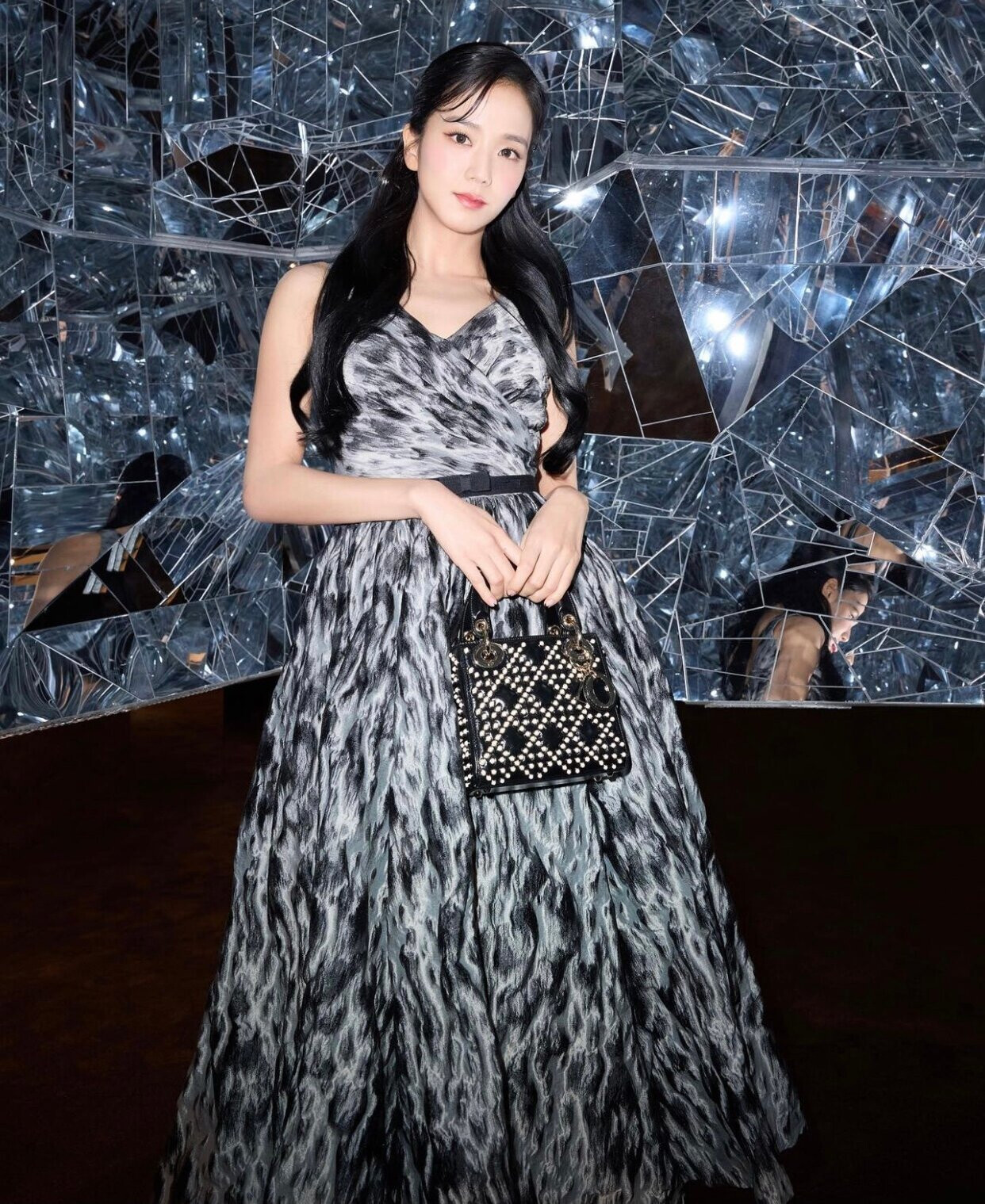 230903 Dior Beauty Instagram Update with JISOO | kpopping