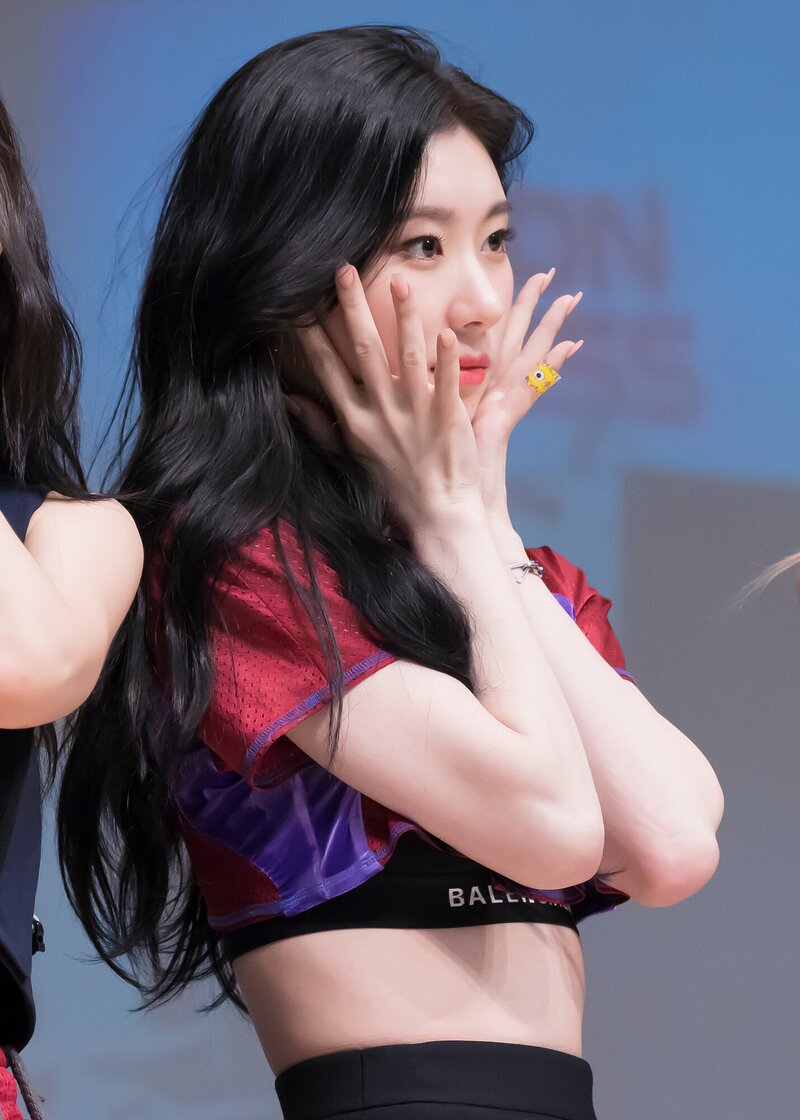 220721 ITZY Chaeryeong - WITHMUU Fansign documents 1
