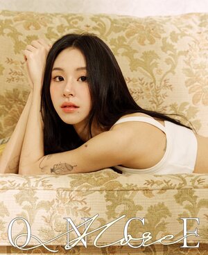 CHAEYOUNG x ESQUIRE Korea - Esquire Photobook CHAEYOUNG Edition 'Once More'
