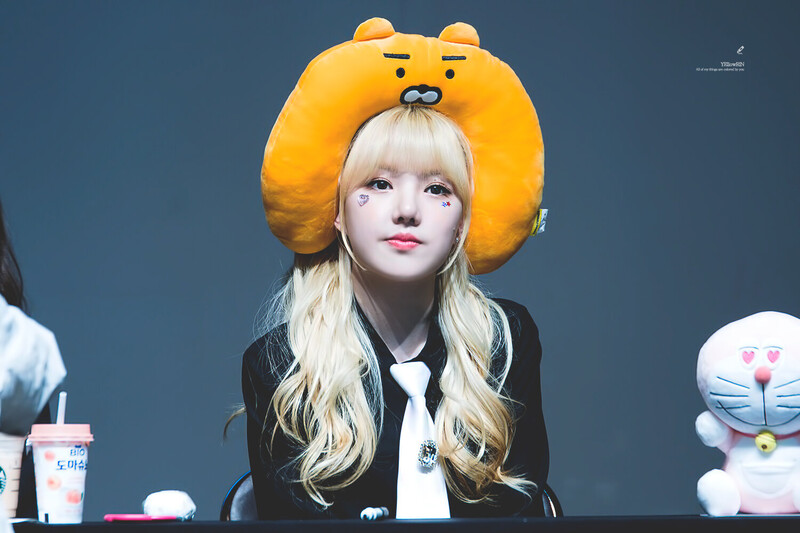 170331 GFRIEND Yerin at 'The Awakening' Yongsan Fansign documents 2