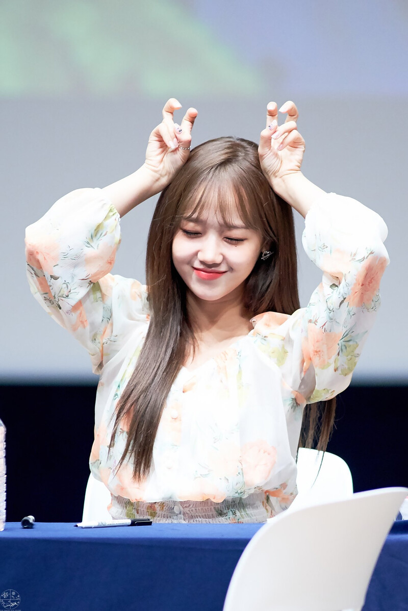 190824 Weki Meki Yoojung at 'WEEK END LOL' Hongdae Fansign documents 4