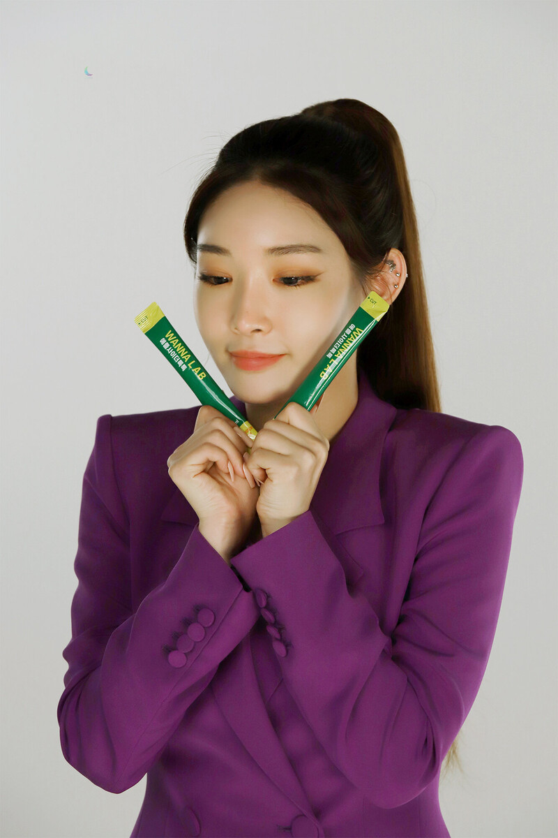210924 Chungha Cafe Update - WANNA LAB Commercial Shoot Behind documents 9