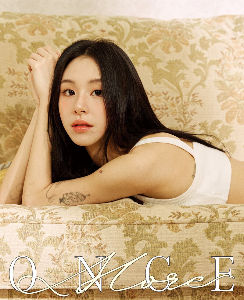 CHAEYOUNG x ESQUIRE Korea - Esquire Photobook CHAEYOUNG Edition 'Once More' documents 1