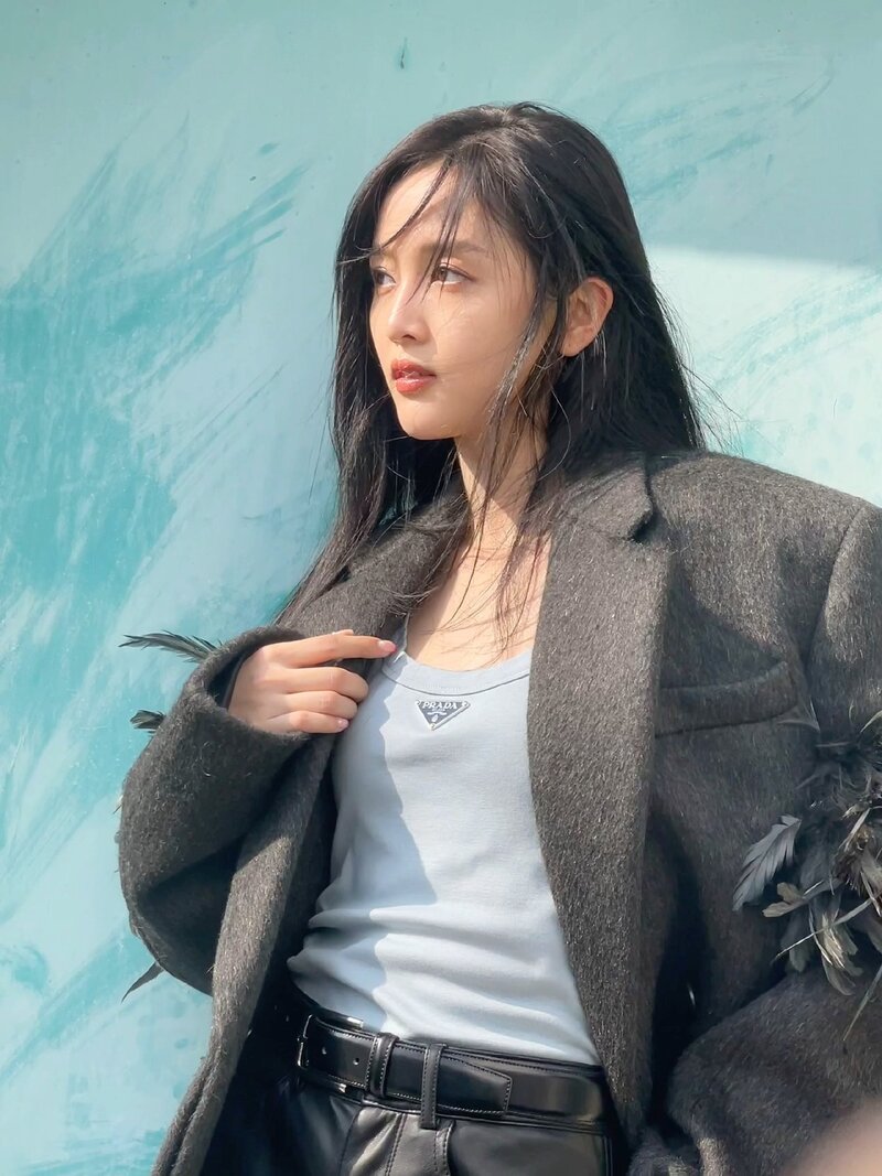 Xuan Yi for Chic Trend Magazine October 2022 Issue - Behind the Scenes documents 9