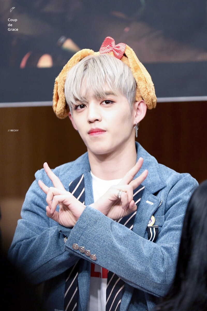 171117 SEVENTEEN at Yeongdeungpo Fansign - S.Coups documents 8