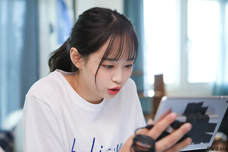 210521 BlockBerry Naver Post - LOONA's Chuu Pocari Sweat CF Behind documents 10