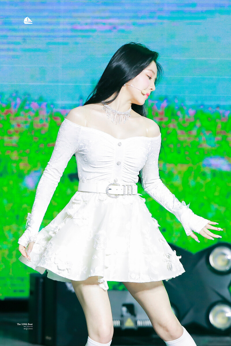 220127 Red Velvet Irene - Gaon Chart Music Awards documents 16