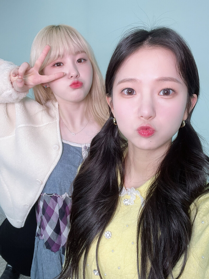 220426 Kep1er Twitter Update - Chaehyun and Yujin documents 1