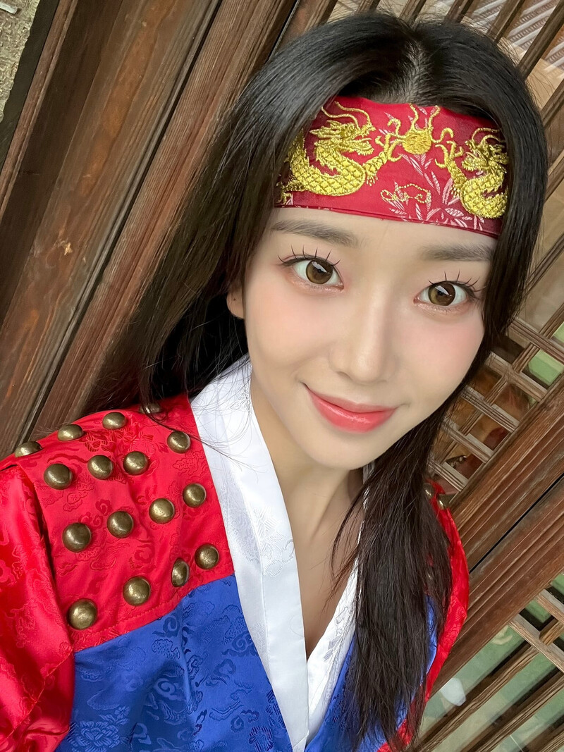 220910 STAYC Twitter Update - Chuseok 2022 documents 10