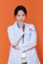 220102 YG Stage Naver Post - Naeun - 'Ghost Doctor' Behind