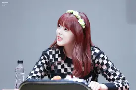 170916 Weki Meki Suyeon at 'WEME' Ilsan fansign