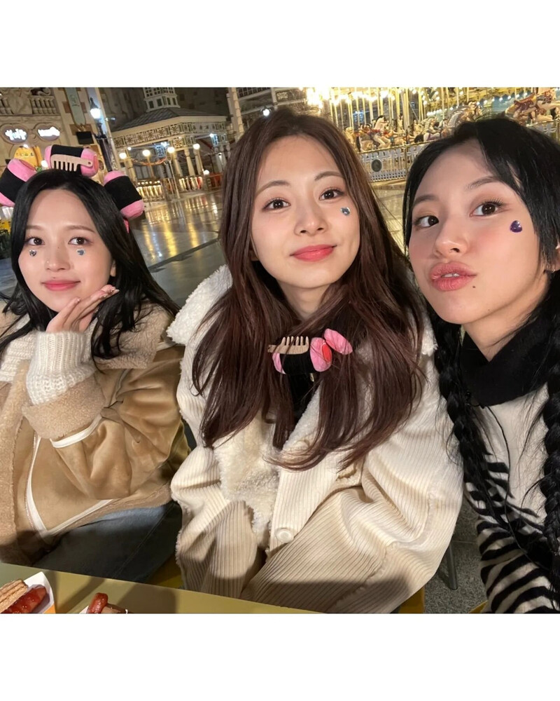 220219 TWICE Instagram Update documents 1