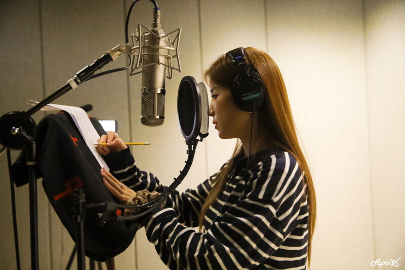 220420 IST Naver post - APINK 'I want you to be happy' recording behind documents 27