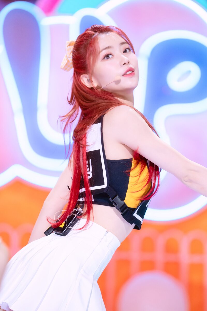 220703 Kep1er Xiaoting 'Up!' at Inkigayo documents 28