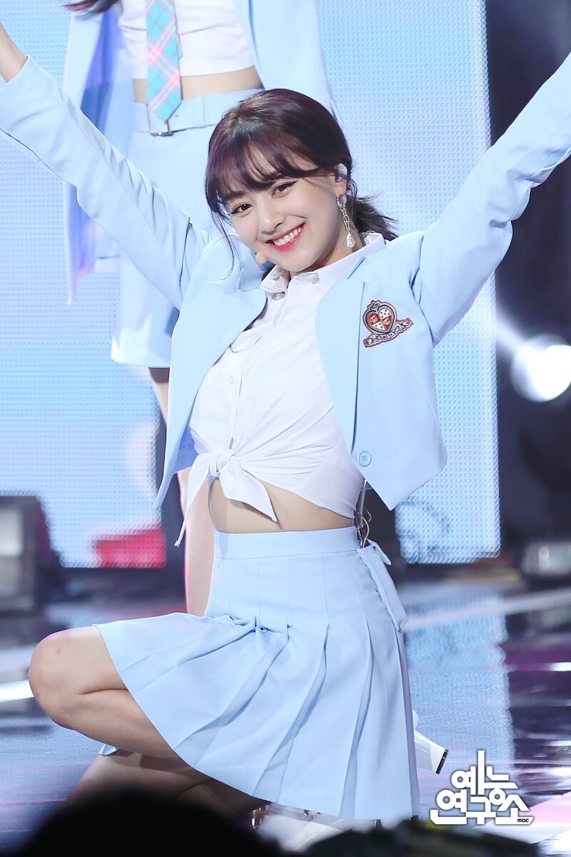 180428 TWICE Jihyo - 'What is Love?' at Music Core documents 2