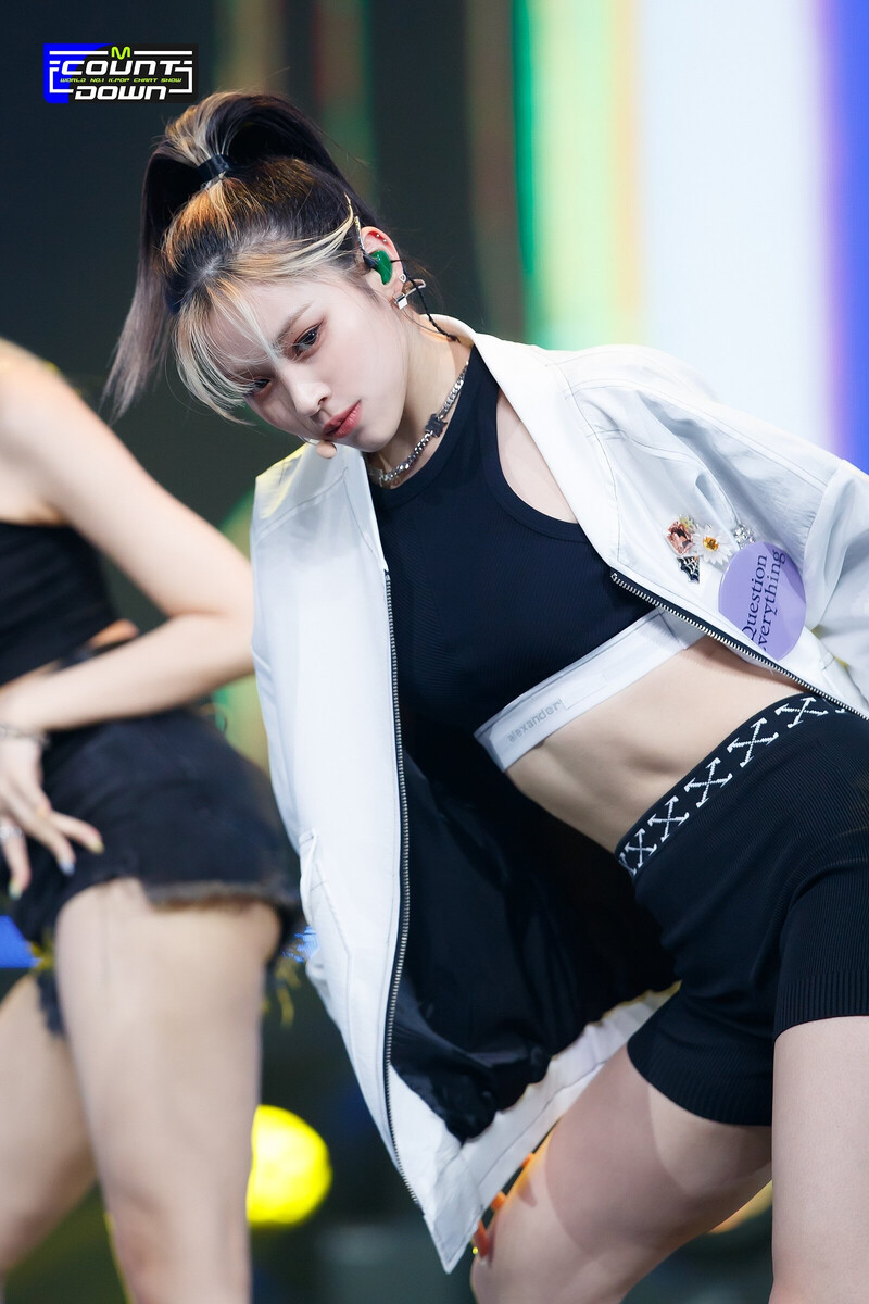 211014 ITZY - 'SWIPE' at M Countdown documents 13