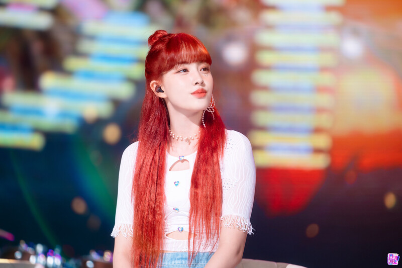 220807 STAYC Yoon 'BEAUTIFUL MONSTER' at Inkigayo documents 9