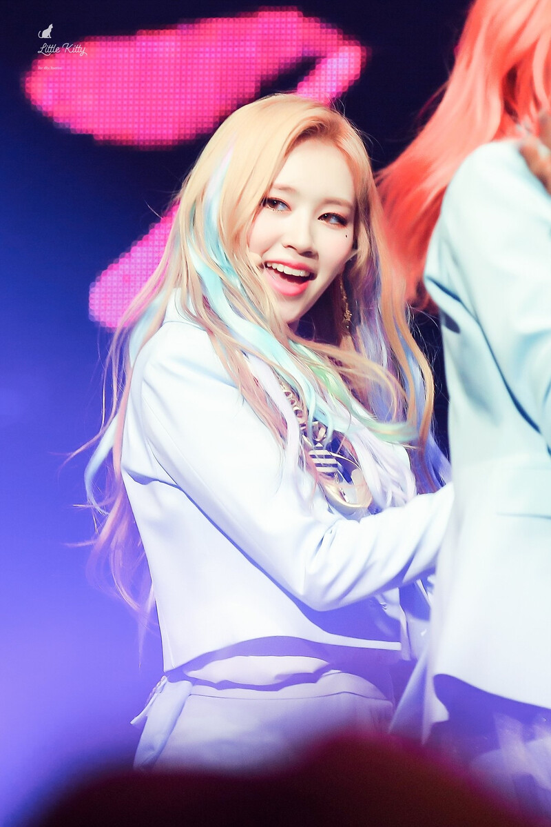 190514 Weki Meki Elly at 'LOCK END LOL' Showcase documents 1