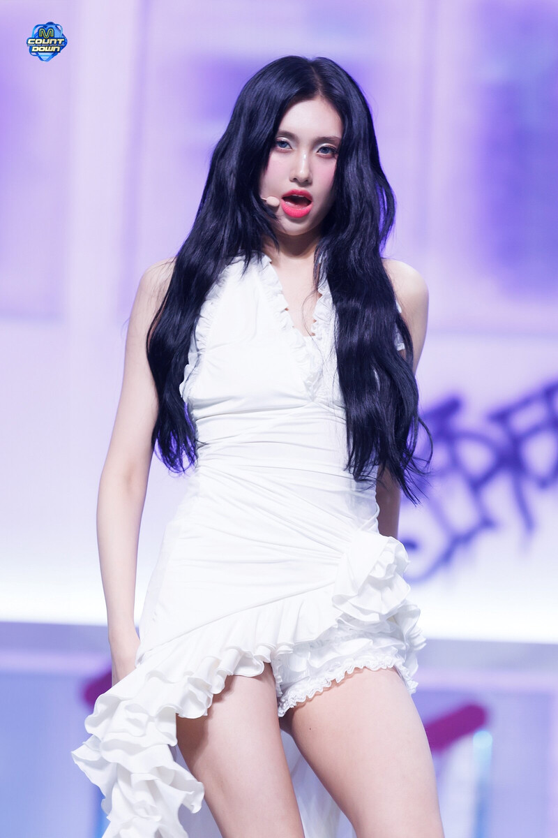 240613 EVERGLOW Aisha - 'ZOMBIE' at M Countdown documents 3