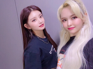 200326 [Everglow] E:U and Yiren Twitter update